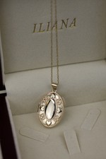 Solid gold vintage - solid, locket