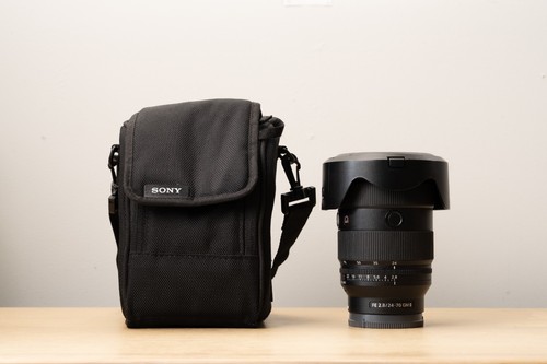 Sony 70mm 8 - f/2.8, gm