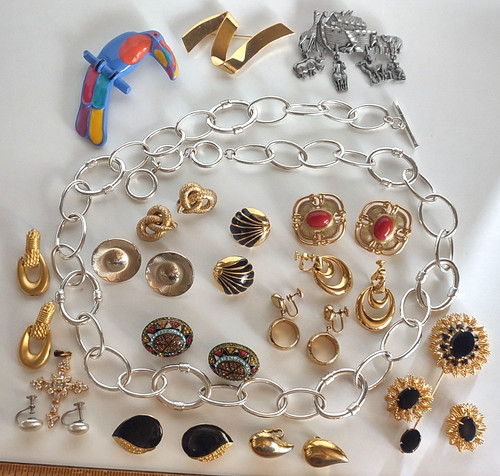 Vintage costume jewelry lot - jewelry,
