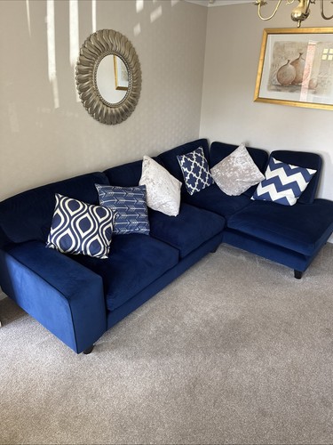 Shaped sofa dark - shaped,