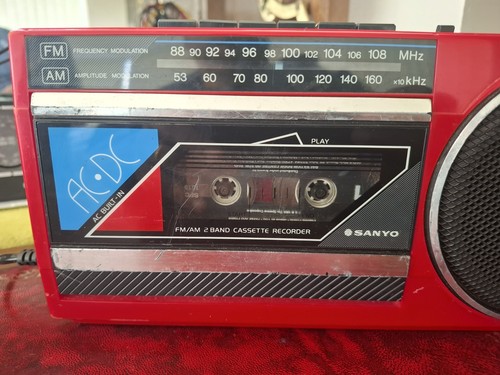 Vintage sanyo portable - fm,