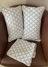 LAURA ASHLEY 2 x CHEVRON