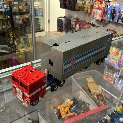 Hasbro transformers optimus - hasbro,