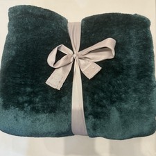 Teddy Super Soft Fleece Throw x 2  150 x 200cm - green (hardly used)