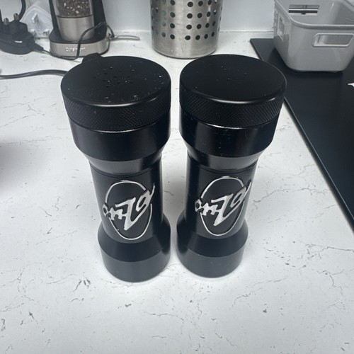Onza salt and - onza, pepper