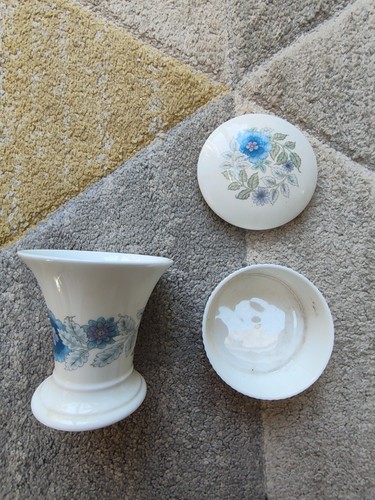 Wedgwood clementine vase bone - wedgwood,