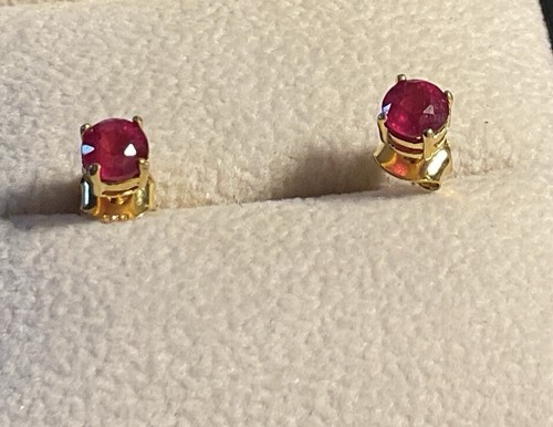 African ruby stud - 1.25, ct