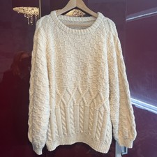 VINTAGE ARAN CREAM CABLE HAND