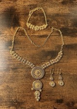 Stunning Indian 22ct Gold Tone