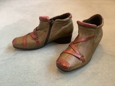 LADIES - PAVERS OLIVE & BURGUNDY LEATHER  ANKLE BOOT  - SIZE 6.5 eu 40