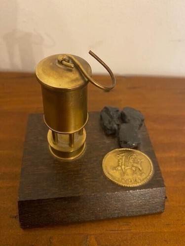 Vintage small welsh - vintage, brass+wood