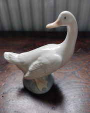 Lladro NAO Swan Figurine Daisa