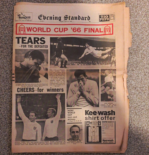 Evening standard newspaper - evening,