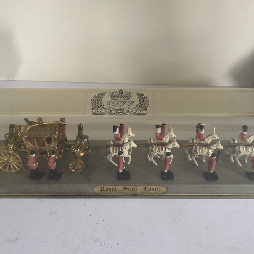 Crescent toys the queens - crescent,