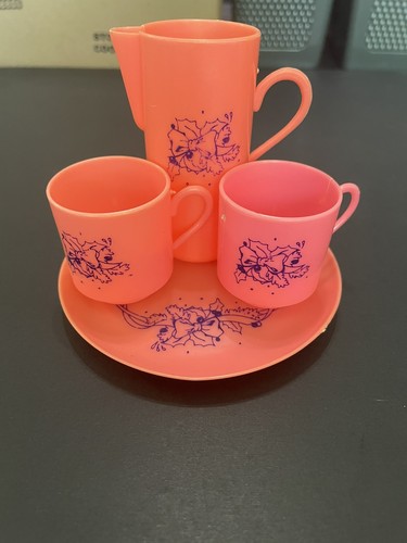 Vintage hot pink plastic - 4,