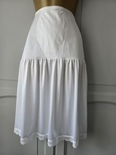 LADIES VTG WHITE SILKY POLYAMIDE/ELASTANE HALF SLIP SIZE SMALL