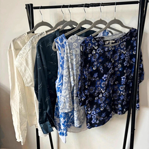 Womens tops bundle size 18 - 16,