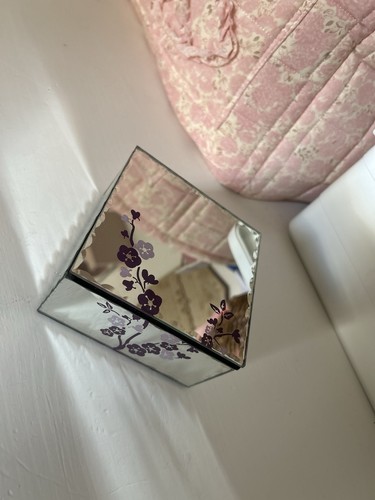 Mirrored glass japanese cherry - mirrored,