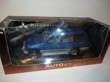 AutoArt Mitsubishi Pajero LWB