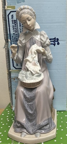 Lladro 5126 sewing trousseau - sewing,