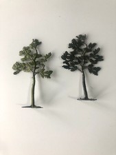 BRITAINS  Painted Lead  Miniature Trees x 2