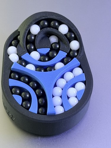 The pretzel twisty bead puzzle - the,