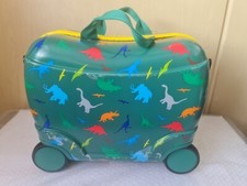 Star Wheelie Suit Case