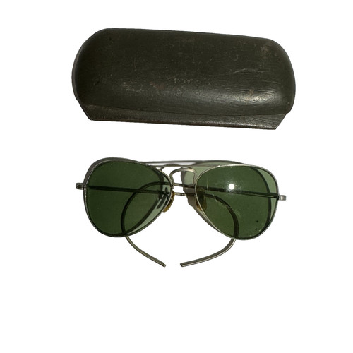 Vintage wwii rayban green - vintage,
