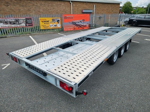 Car transporter trailer - car,