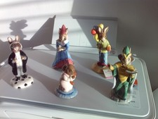 COLLECTION OF 5 ROYAL DOULTON