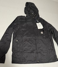 Moncler Samakar
