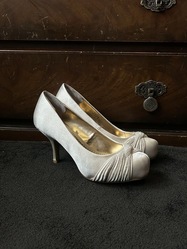 Stunning soft metallic heels
