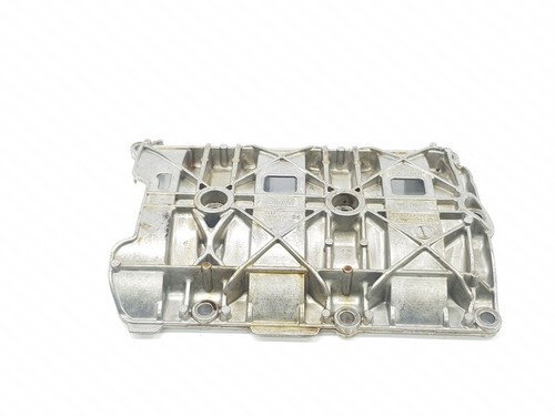 1900380 crankshaft cover