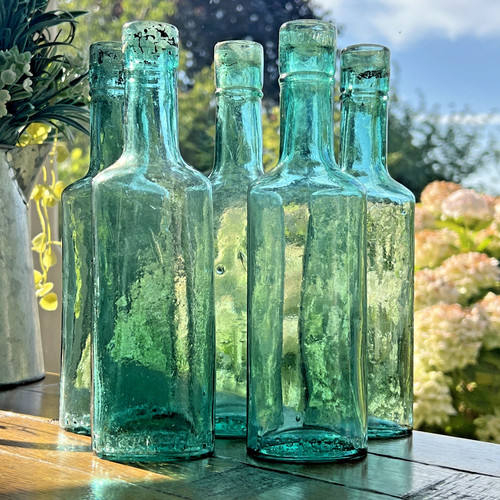 Old fashioned oval aqua - fashioned,