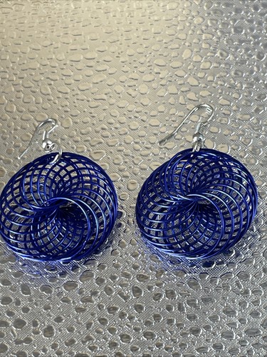 Unusual sapphire blue - unusual,