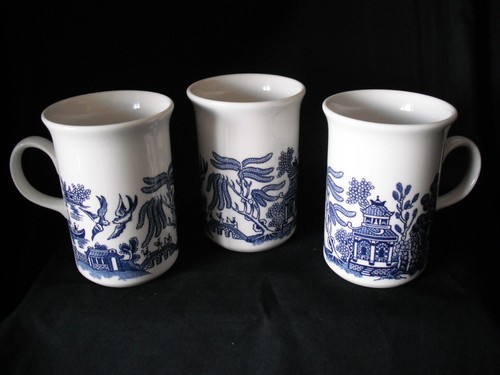 Vintage churchill blue willow - churchill,