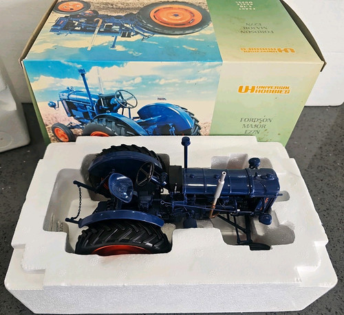 Universal hobbies fordson - universal,