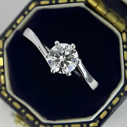 Round cut diamond - ct,
