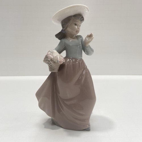 Nao lladro figurine - lladro,
