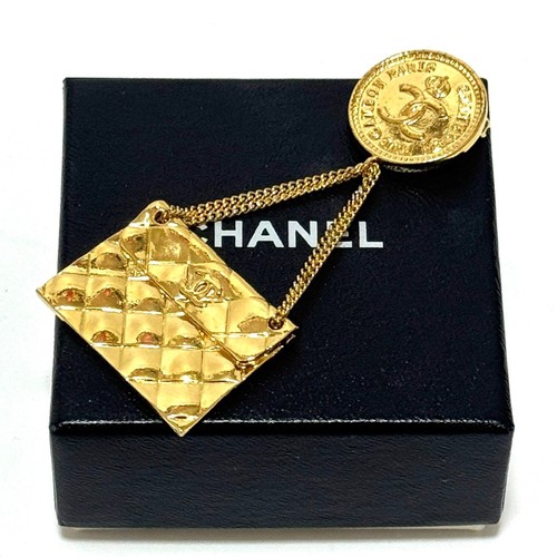 Chanel brooch logo - cc, coco