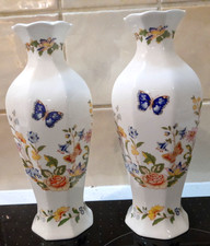 VINTAGE AYNSLEY BONE CHINA "COTTAGE GARDEN" FLORAL DESIGN TWO BUD VASES