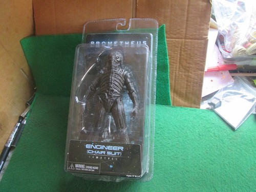 Neca prometheus engineer chair - engineer,