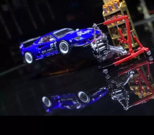 Engine w hoist diorama - ,