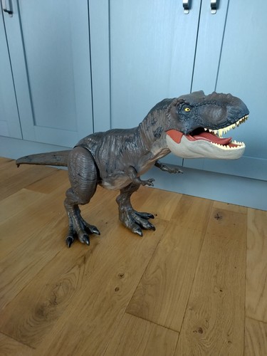 Jurassic world camp cretaceous - camp,