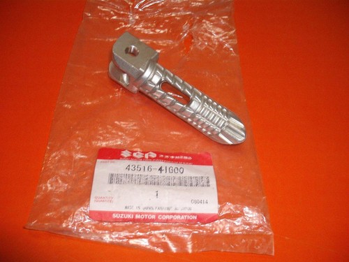 Suzuki front footrest - rh,