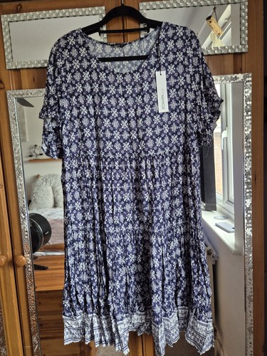 Roman blue tile print frill - print,