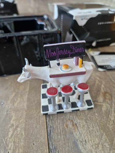 Cow parade moo - parade, diner