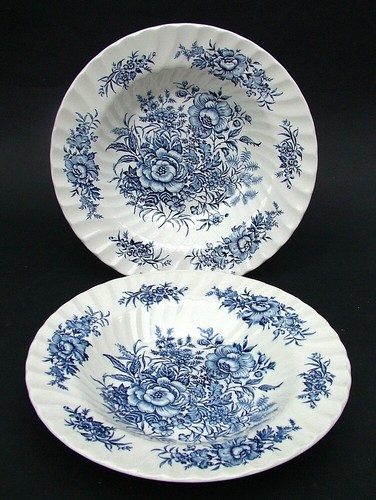 Two hostess tableware beacon - hostess,
