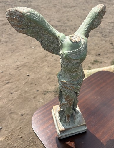 Large winged victory - winged, of