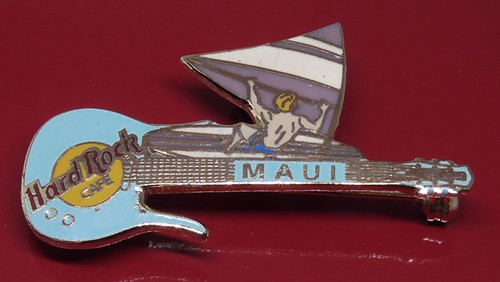 Used hard rock - cafe, pin